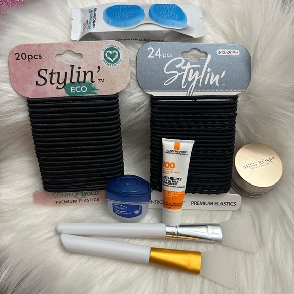 la roche-posay Accessories - Beauty & Haircare Bundle – La Roche-Posay, Vaseline, Contact Case, and M O R E!